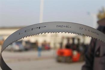 金鋒鋸業智能高速帶鋸床暢銷