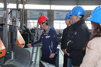 金鋒鋸業(yè)為新員工舉辦帶鋸床知識技能培訓